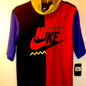 Nike Shirt Hoodie - Half Sleeve